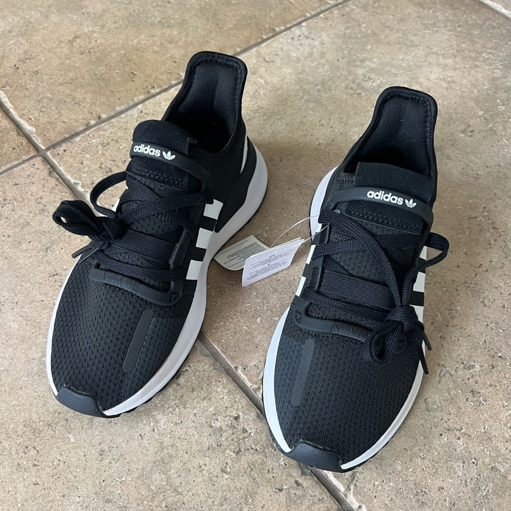 Adidas shoes black size 4